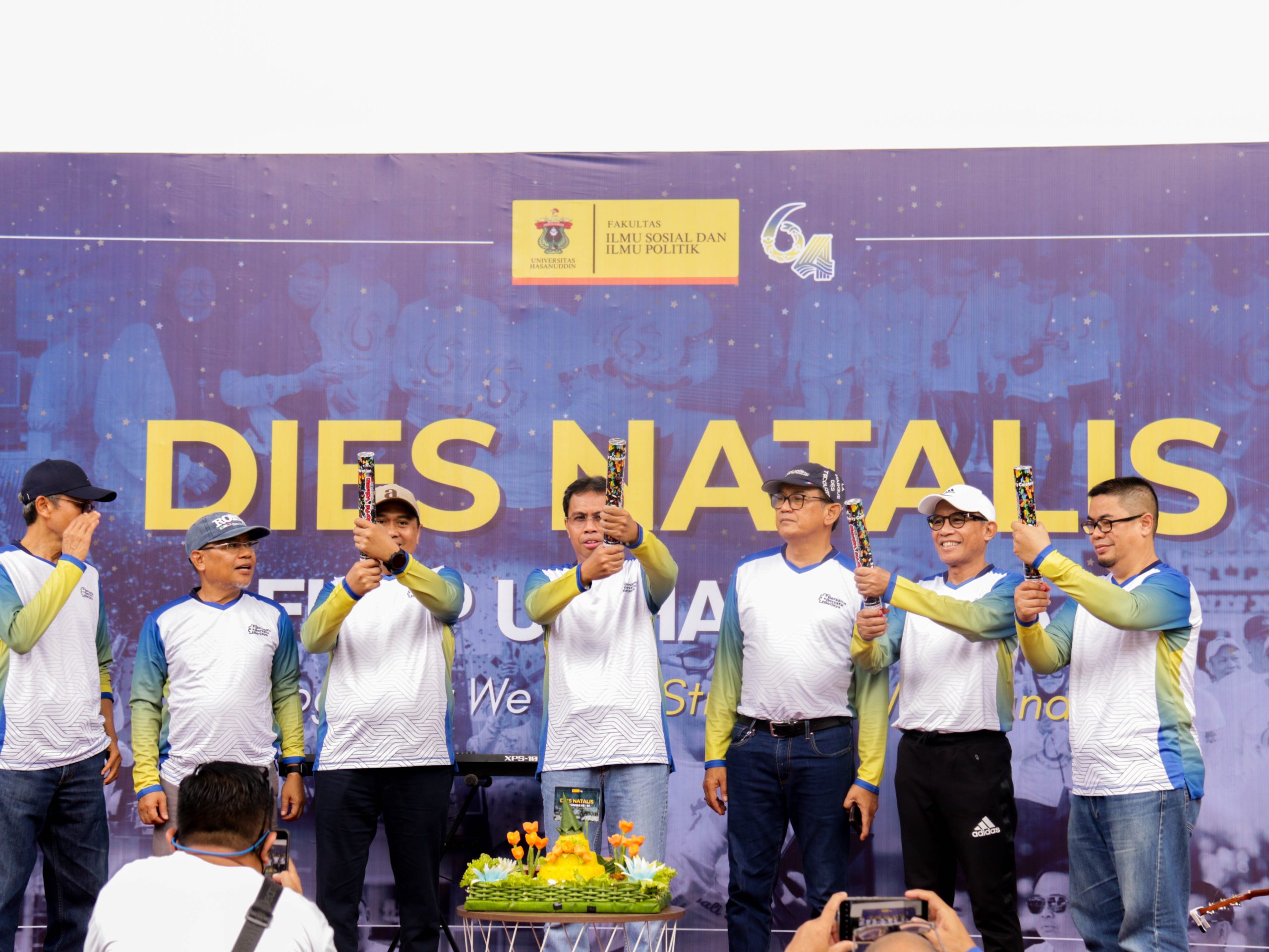 FISIP UNHAS RAYAKAN USIA KE-64 DENGAN SEMANGAT “TOGETHER WE RISE, STRONGER WE STAND”