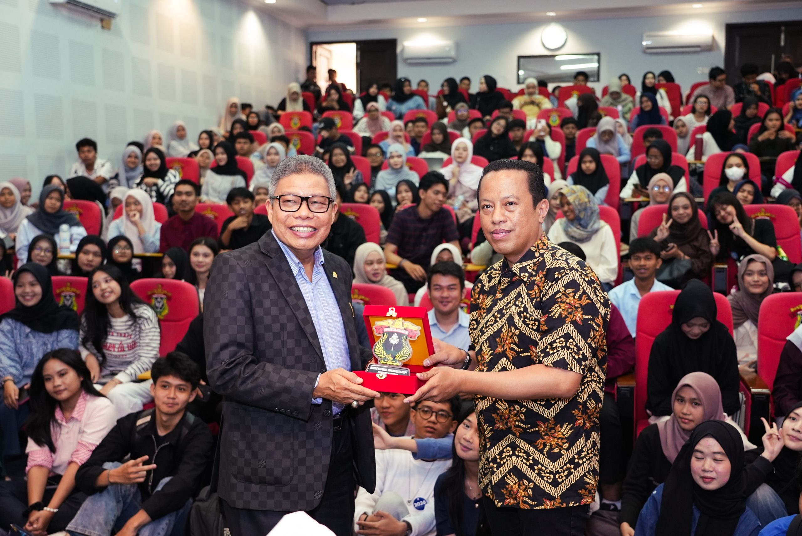 Taufan Pawe Ajak Mahasiswa FISIP Unhas Kawal Kebijakan Lewat Empat Pilar Kebangsaan